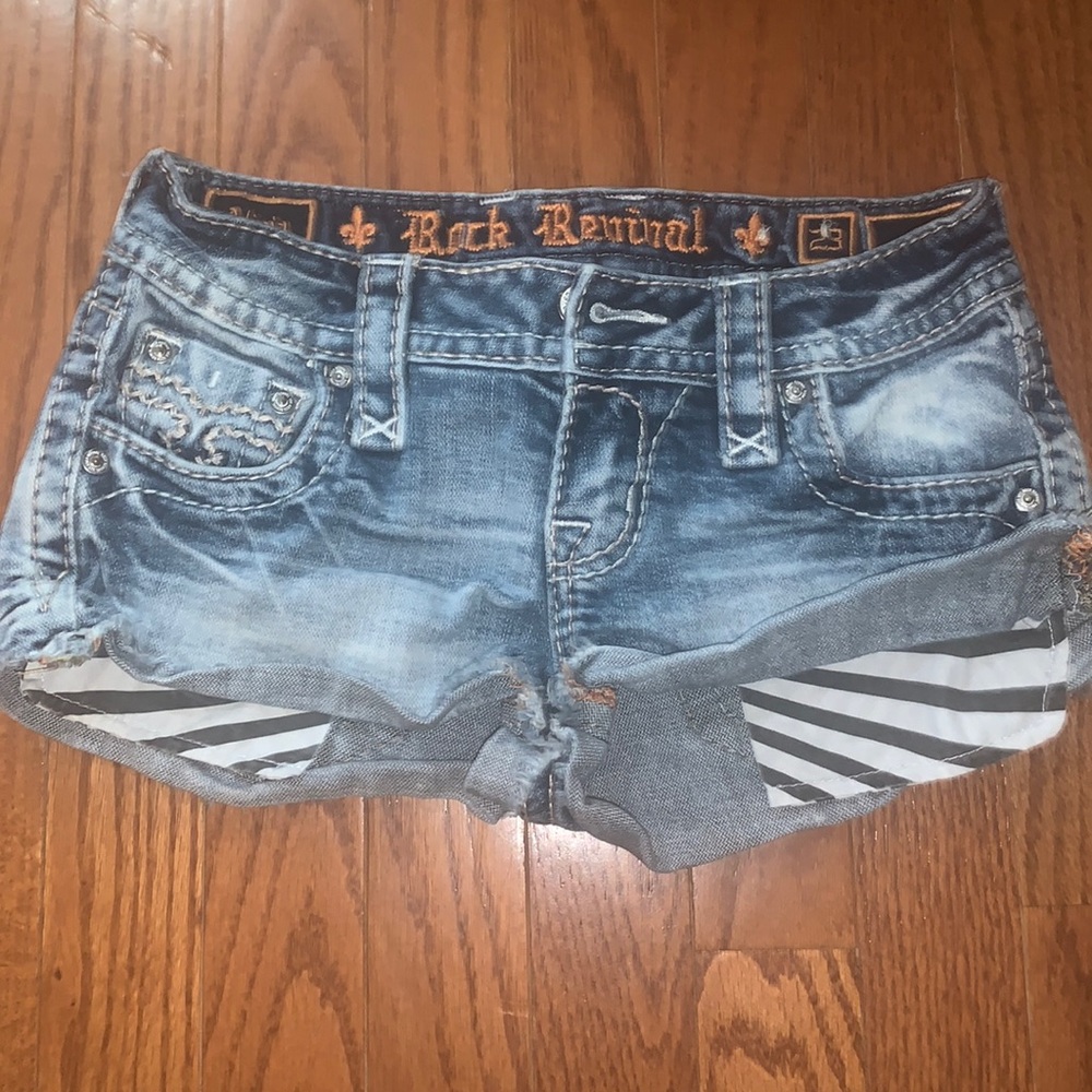 Rock revival Jean shorts size 23